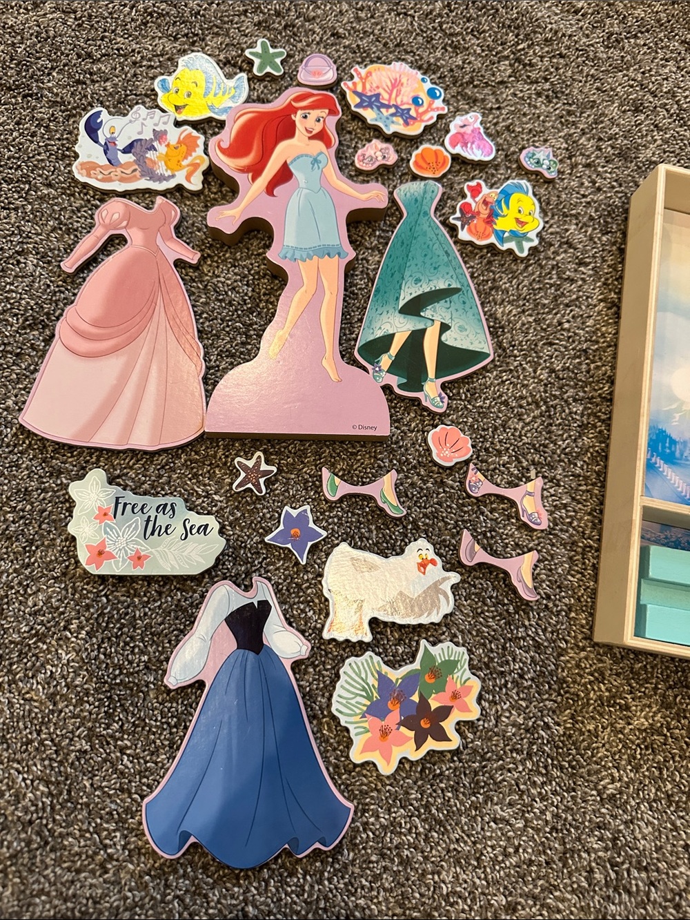 Disney Ariel Dress-Up Magnetic Set - Pink, Teal, Blue